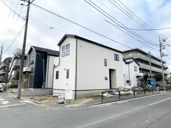 世田谷区喜多見１丁目の新築一戸建の前面道路含む現地写真|現地（2025年12月）撮影