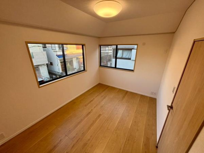 【洋室】 | 草加市谷塚町・戸建 | ●洋室6.8.帖●