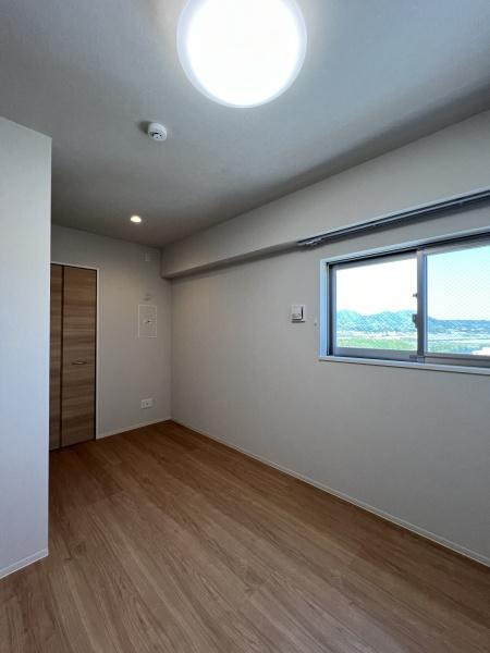 メゾン・ド・ウミライ　松江駅前の洋室