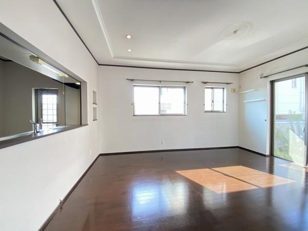 【居間・リビング】 | 西区白水2丁目　中古戸建