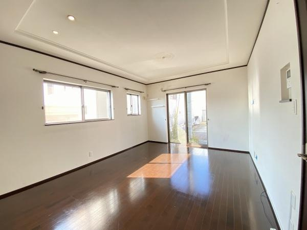 【居間・リビング】 | 西区白水2丁目　中古戸建