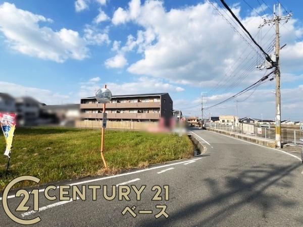 香芝市逢坂２丁目の売地の前面道路含む現地写真|■現地撮影写真■前面道路は約６～６．６ｍと広々！