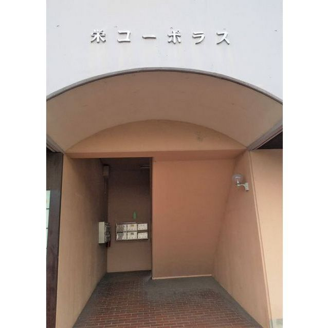 岐阜市早田栄町３丁目のアパートのエントランス
