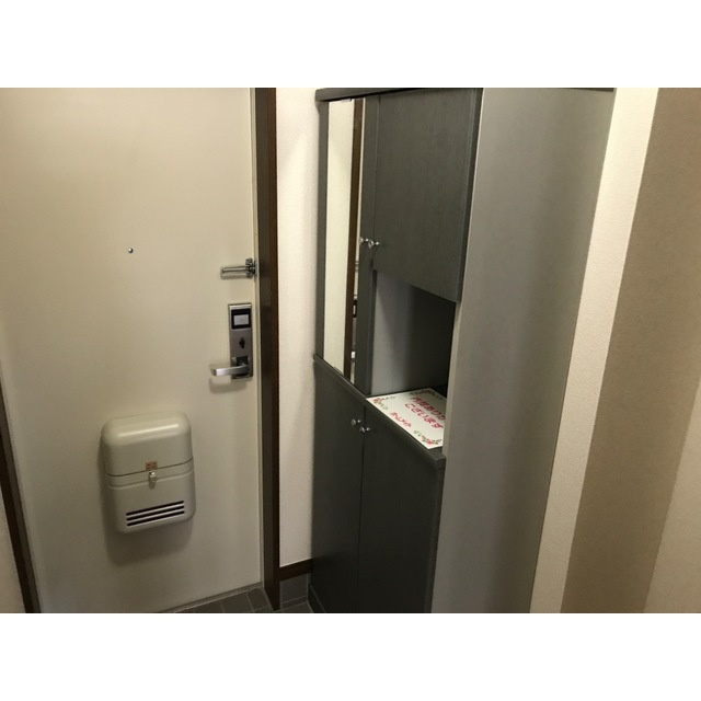 コンフォースＳＵＮの玄関