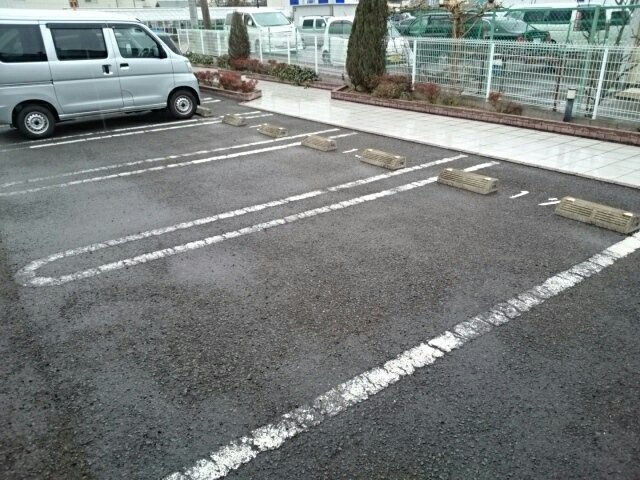 セレーノⅡの駐車場