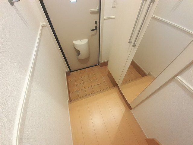 シルクガ－デンの玄関