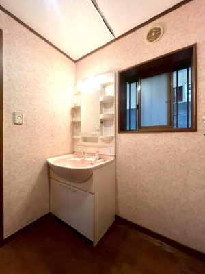 【独立洗面台】 | ■新規専任物件■高槻市大塚町二丁目■空家ですので気兼ねなく内覧可