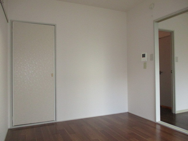 ボナール高塚台の居間・リビング