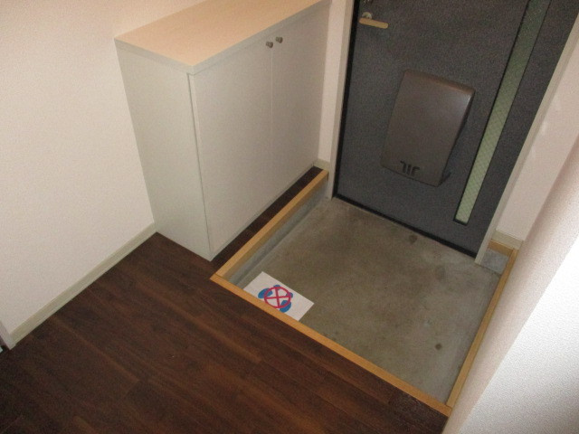 ボナール高塚台の玄関