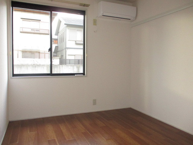 ボナール高塚台の居間・リビング