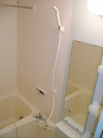 トレフル　Ａの浴室