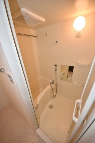 レオンコンフォート難波西の浴室