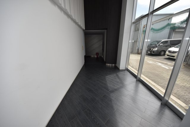 レオンコンフォート難波西のエントランス