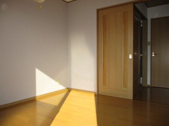 北葛城郡王寺町本町１丁目の店舗事務所の寝室