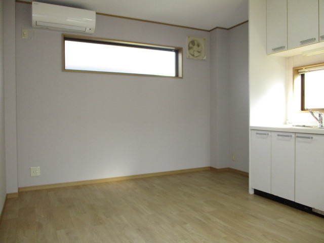 北葛城郡王寺町本町１丁目の店舗事務所の居間・リビング