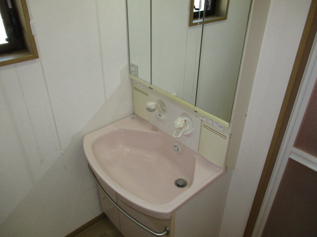 北葛城郡王寺町本町１丁目の店舗事務所の洗面所