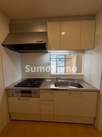 ルクセンブルク舞子公園のキッチン|コンパクトなキッチンで掃除もラクラク