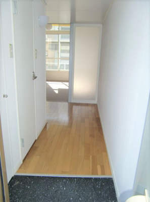 【エントランス】 | ウッドワン2番館 | 落ち着いたエントランスです