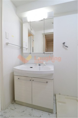 【洗面所】 | フローリッシュⅢ | 脱衣スペースもあります