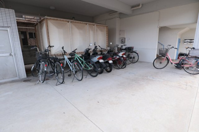 【その他共用部分】 | ホワイトビラ | 駐輪場
