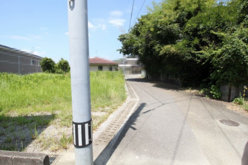 薊野東町　C号地　建築条件なし　売土地の前面道路含む現地写真