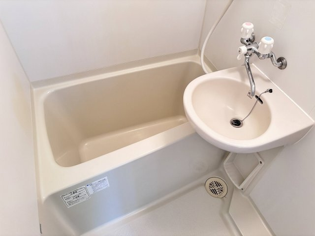 ロッシェル北里Ⅱ号棟の浴室