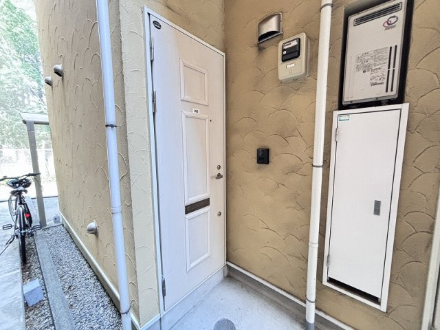 ロッシェル北里Ⅱ号棟の玄関