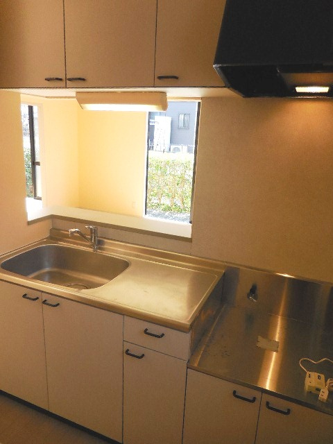 ルピナス御井【10,000円キャッシュバック対象物件】のキッチン|コンパクトなキッチンで掃除もラクラク