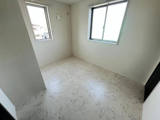 【内装】 | Sky  Village | 北側洋室