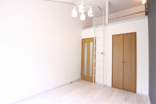 ラフォーレ一ノ谷の居間・リビング