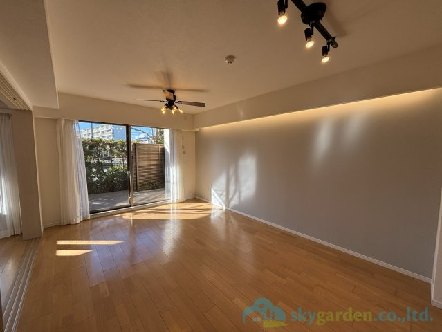 オハナ平塚袖ヶ浜の居間・リビング