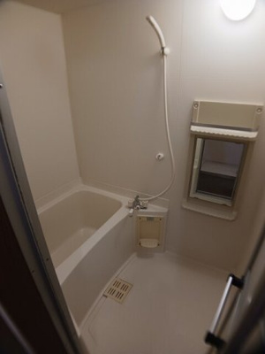 【浴室】 | ハートピア中央 | コンパクトで使いやすいトイレです