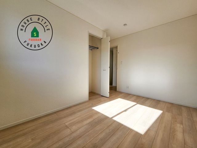 糟屋郡須恵町佐谷第1-2棟（1号棟）の内観：施工例|各部屋収納を備えており過ごしやすいお家です！