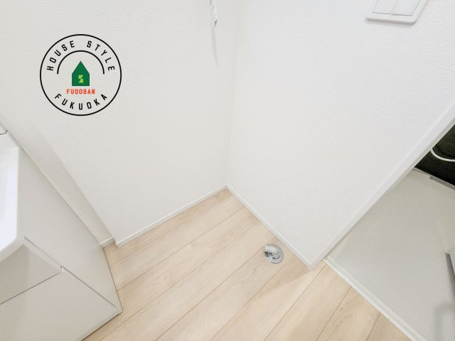 糟屋郡須恵町佐谷第1-2棟（1号棟）の内観：施工例|ランドリースペースは広さもたっぷり。