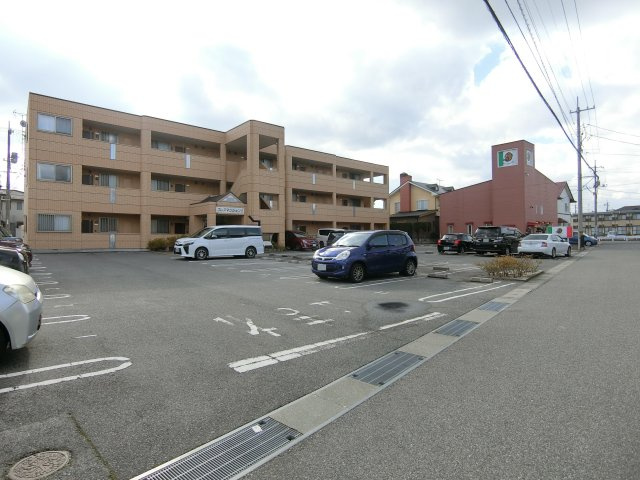 フレアマンションⅡの駐車場