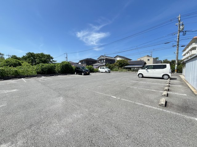 プランドール　ソフィアの駐車場