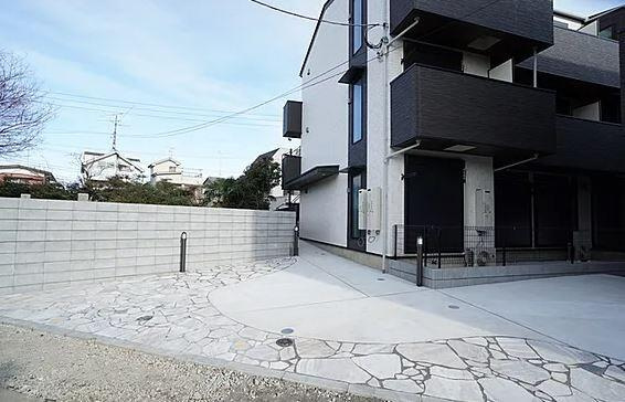 川崎市多摩区菅野戸呂のアパートのロビー