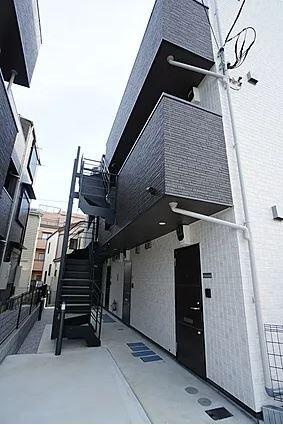 川崎市多摩区菅野戸呂のアパートの外観