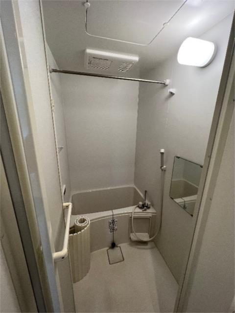 川崎市多摩区菅野戸呂のアパートの浴室