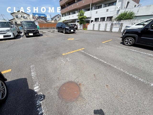 エクセル　　刈谷市近郊の賃貸はクラスホームの駐車場