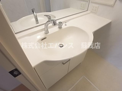 【洗面所】 | ひばりパークＢ | ゆったりとスペースのある洗面所