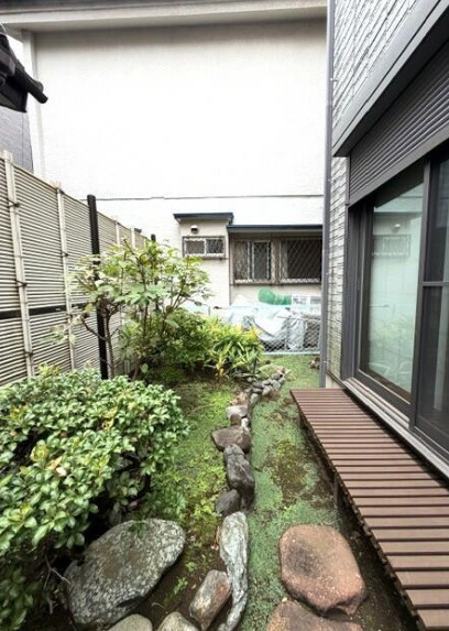 中古/新座市野火止8丁目の庭|簡単な家庭菜園も楽しめるお庭です