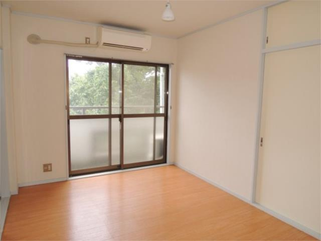 川崎市多摩区菅６丁目の賃貸マンションの居間・リビング