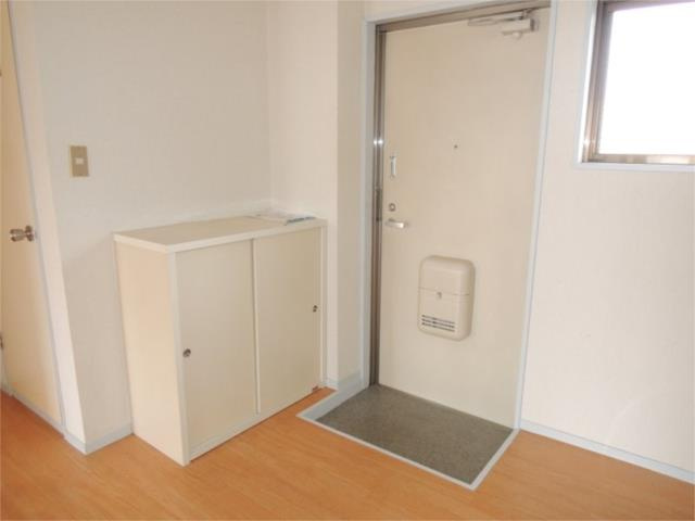 川崎市多摩区菅６丁目の賃貸マンションの玄関