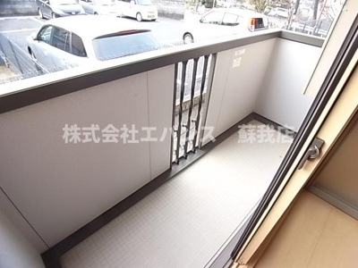 【バルコニー】 | ハイツ・プリマベーラ | バルコニーからの眺めを楽しみながら食事をしませんか