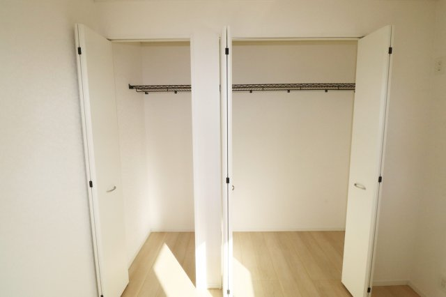 須賀川市日向町　　　１号棟　　　西袋1小学校、西袋中学区の洋室|※同社施工例
