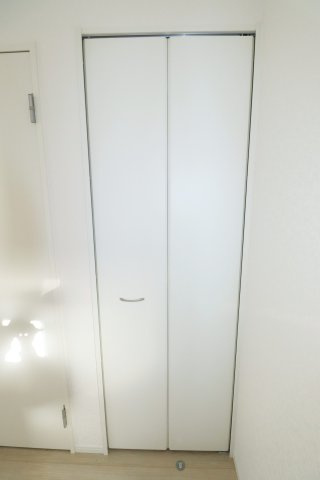 須賀川市日向町　　　１号棟　　　西袋1小学校、西袋中学区の洋室|※同社施工例
