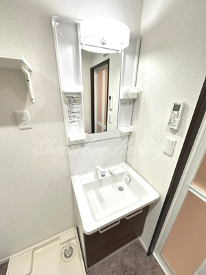 【洗面所】 | ベイルーム善行 | 明るい洗面所です