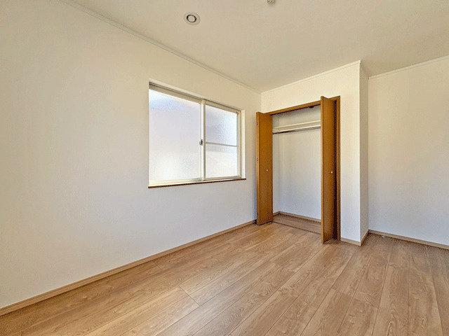 富谷市杜乃橋１丁目 大きな吹き抜けのある家♪の洋室