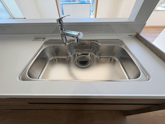 富谷市杜乃橋１丁目 大きな吹き抜けのある家♪のキッチン